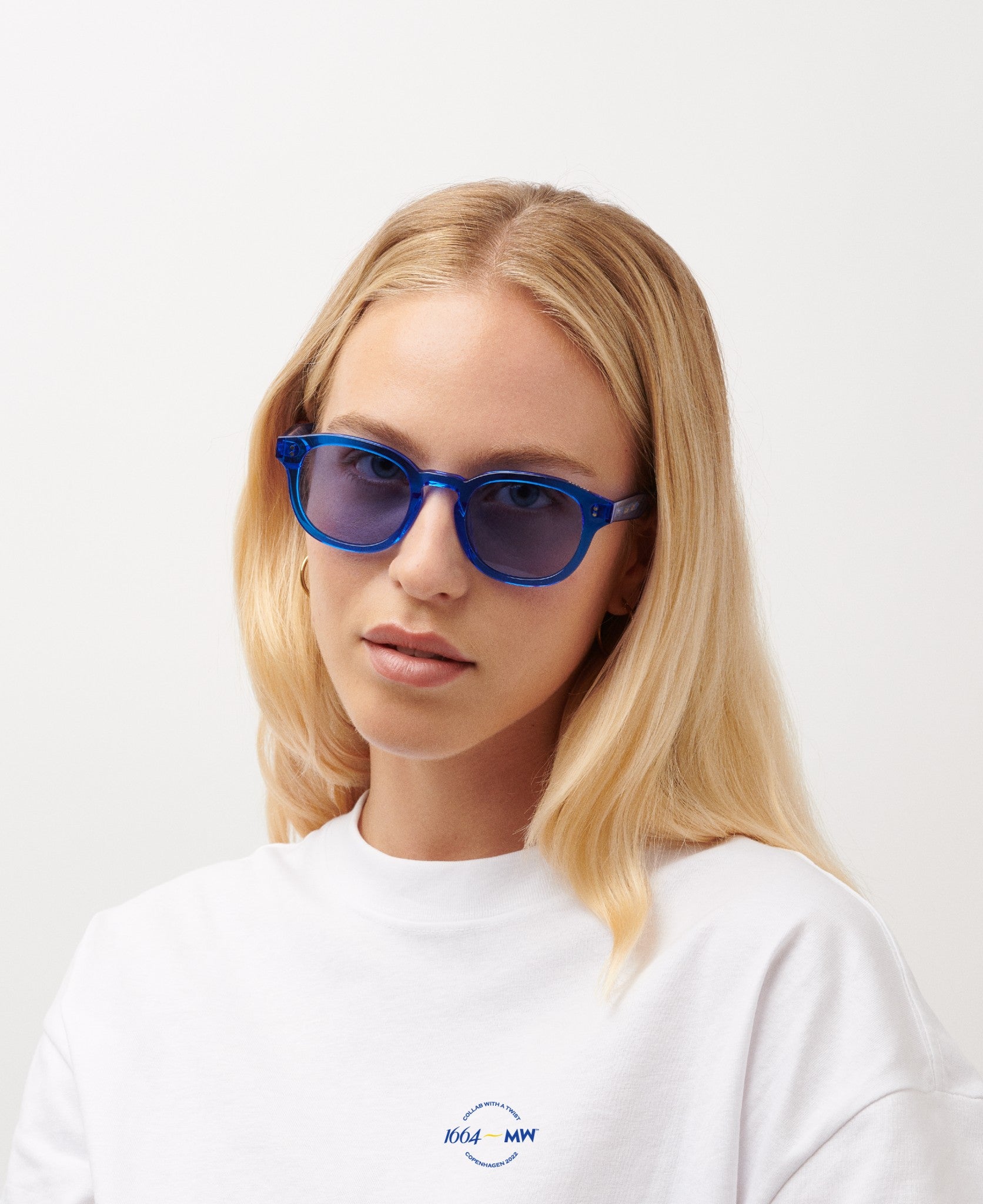 1664-2 - Dark Blue Crystal Blue