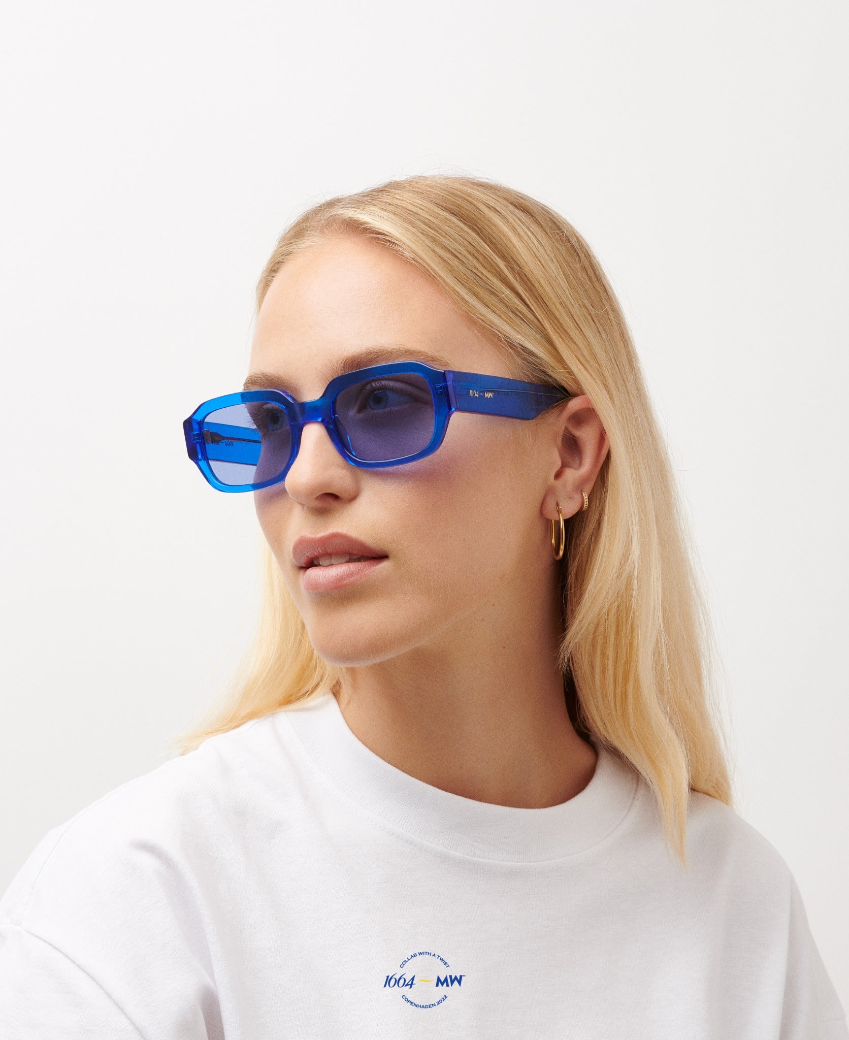 1664-1 - Dark Blue Crystal Blue